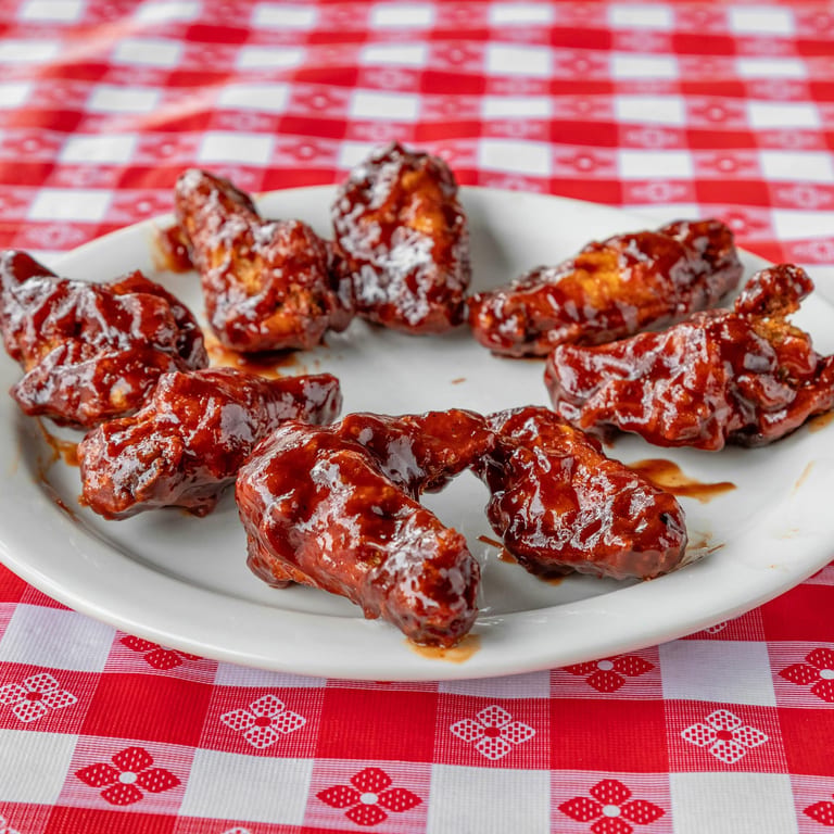 Delicious Wings: A Must-Try at Our Restaurant